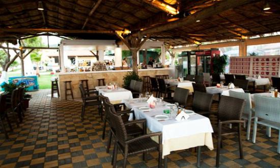 Akti (beach restaurant bar)