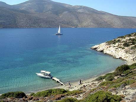 Boat trips to the satellite islets of Nikouria and Gramvousa