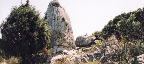 Araklis - Menhir - Anogi - Ithaca